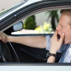 Hogyan kerüljük el a fáradtságot vezetés közben?